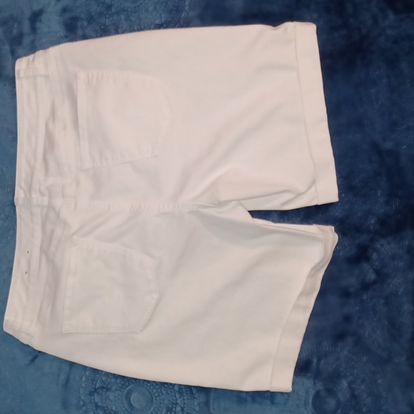 TALBOTS FLAWLESS FIVE PICKET KNEE LENGTH WHITE SHORTS, WOMENS SIZE 16, B… - Picture 2 of 8